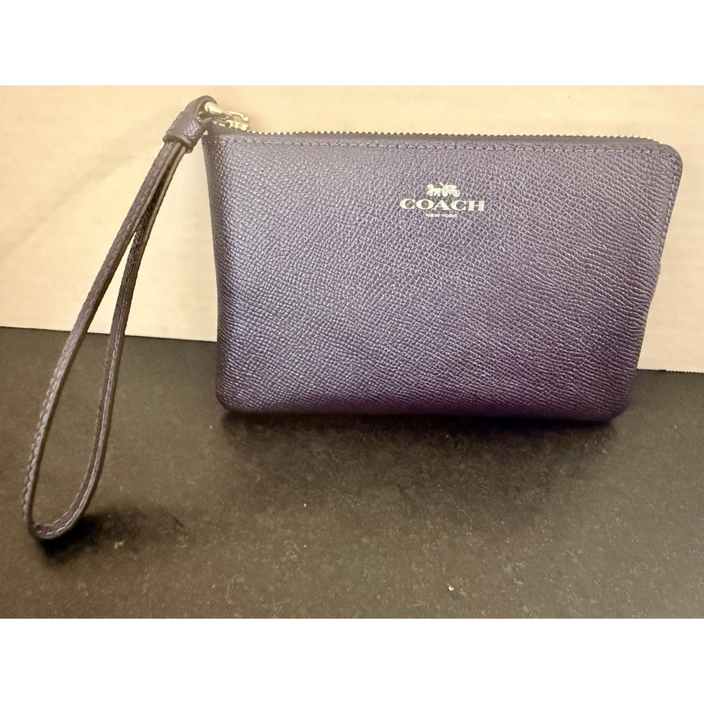 COACH Midnight Blue Corner Zip Crossgrain Leather Wristlet Strap Attached NWT